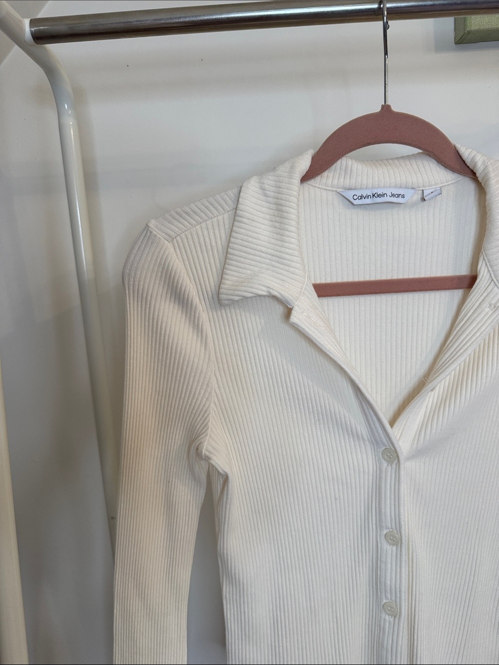 Calvin Klein Slim Fit Ivory Ribbed Button-Front Shirt size M - Picture 2 of 3